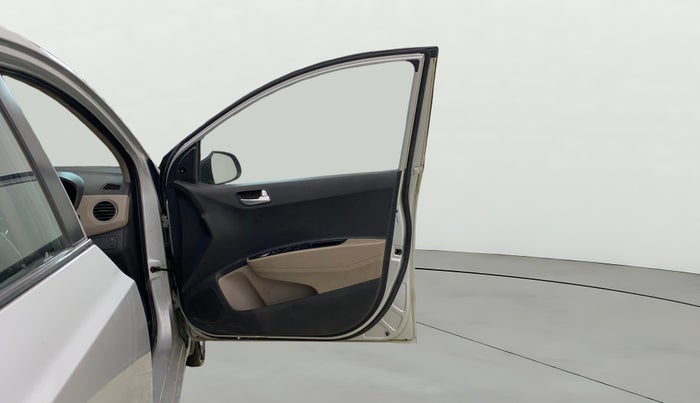 2015 Hyundai Xcent S 1.2, Petrol, Manual, 38,366 km, RHS Front Door