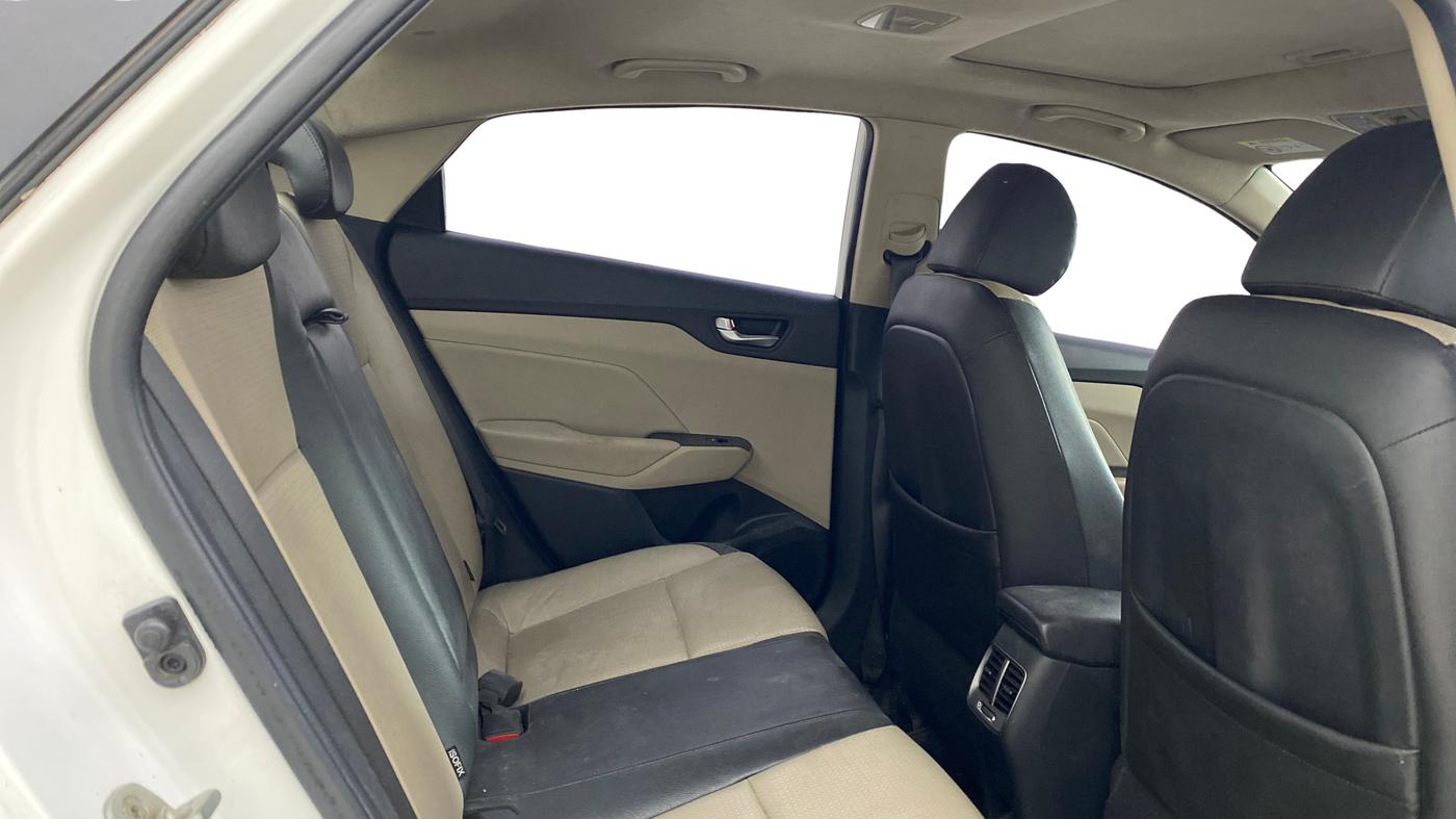 2018 Hyundai Verna 1.6 SX (O) CRDI MT, Diesel, Manual, 88,512 km, Right Side Rear Door Cabin