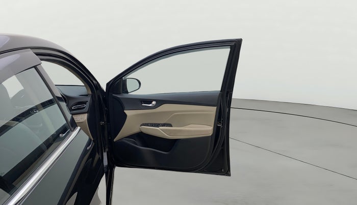 2022 Hyundai Verna SX (O)1.5 VTVT, Petrol, Manual, 36,787 km, RHS Front Door