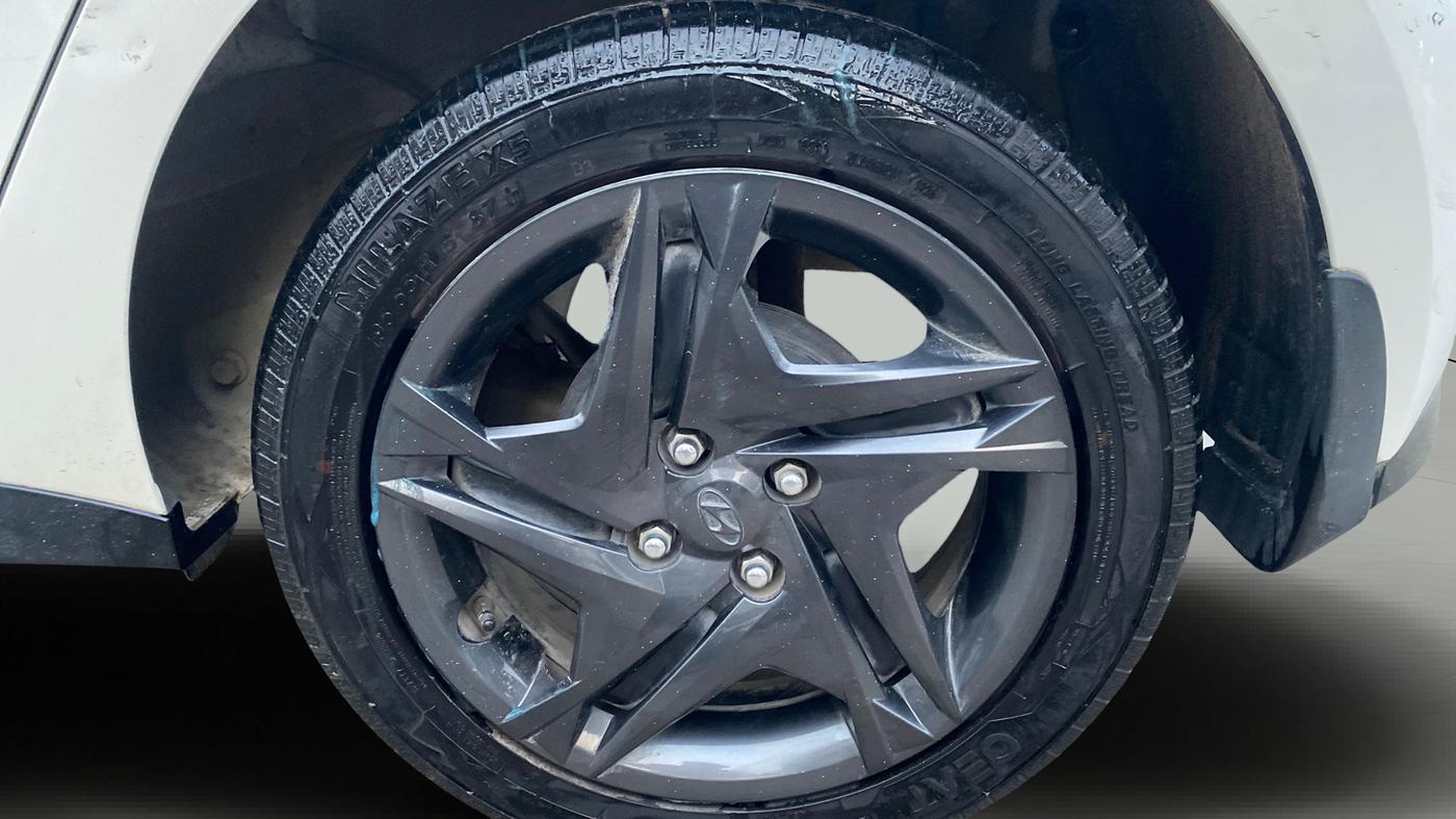 2022 Hyundai NEW I20 Sportz 1.2 IVT, Petrol, Automatic, 20,494 km, Left Rear Wheel