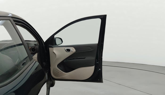 2023 Hyundai AURA SX 1.2 CNG, CNG, Manual, 56,354 km, RHS Front Door