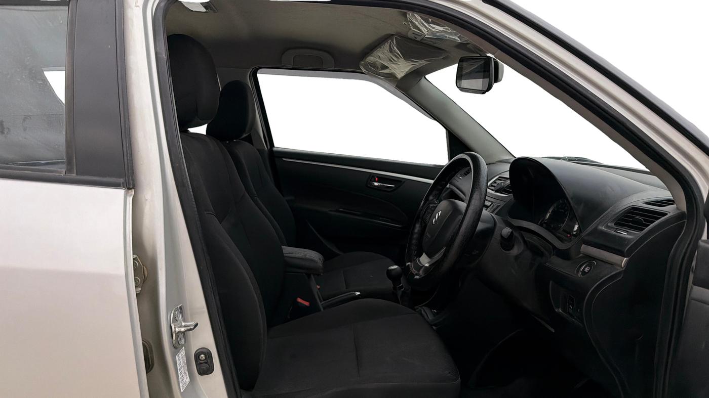 2016 Maruti Swift ZXI, Petrol, Manual, 67,131 km, Right Side Front Door Cabin