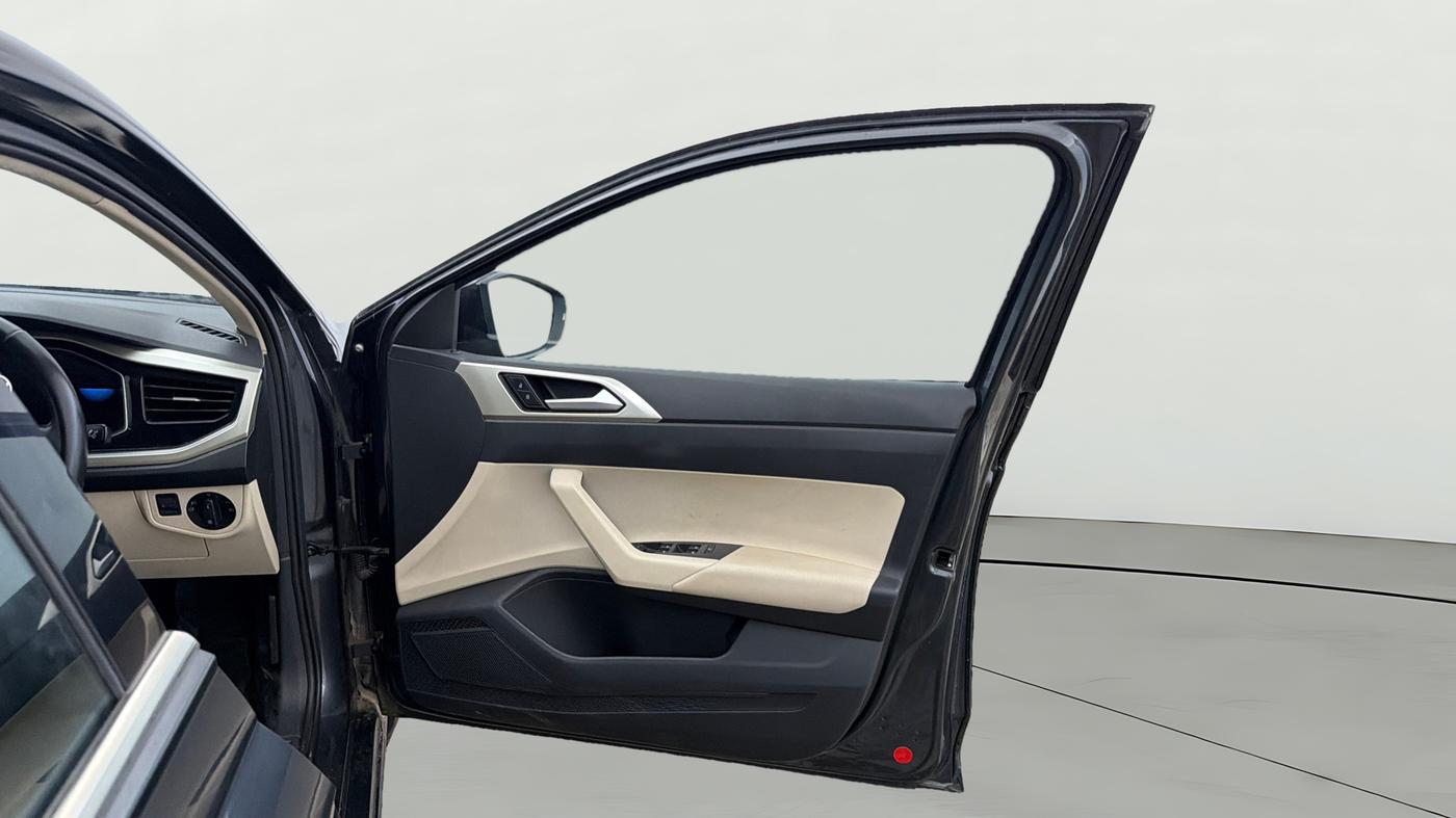 2023 Volkswagen VIRTUS TOPLINE TSI 1.0 AT, Petrol, Automatic, 38,311 km, RHS Front Door