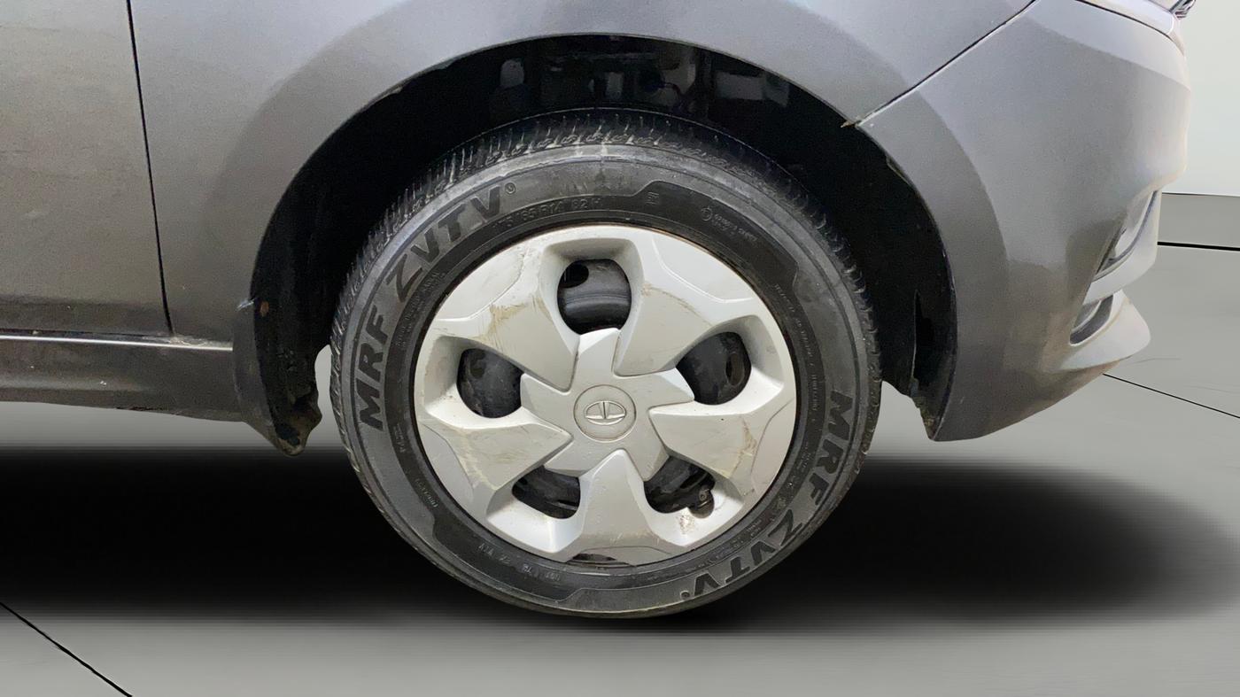2023 Tata TIGOR XM CNG, CNG, Manual, 28,002 km, Right Front Wheel