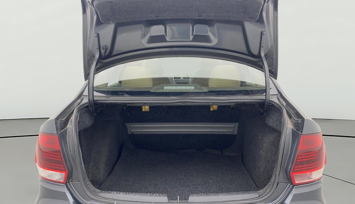 2016 Volkswagen Vento HIGHLINE PETROL AT, Petrol, Automatic, 1,21,165 km, Boot Open Zoomed View