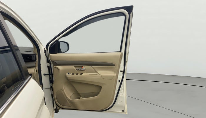 2022 Maruti Ertiga VXI CNG, CNG, Manual, 30,540 km, RHS Front Door