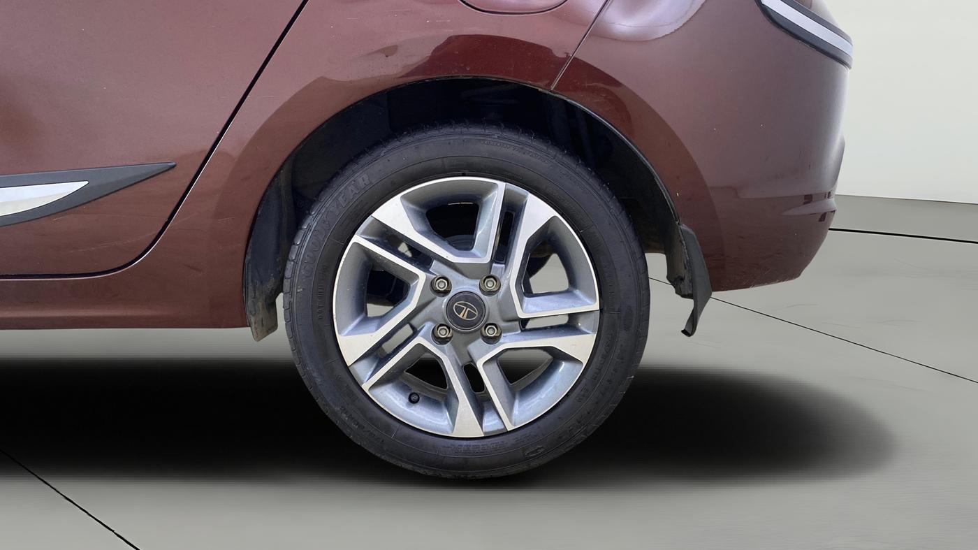 2024 Tata TIGOR XZ PLUS PETROL, CNG, Manual, 14,989 km, Left Rear Wheel