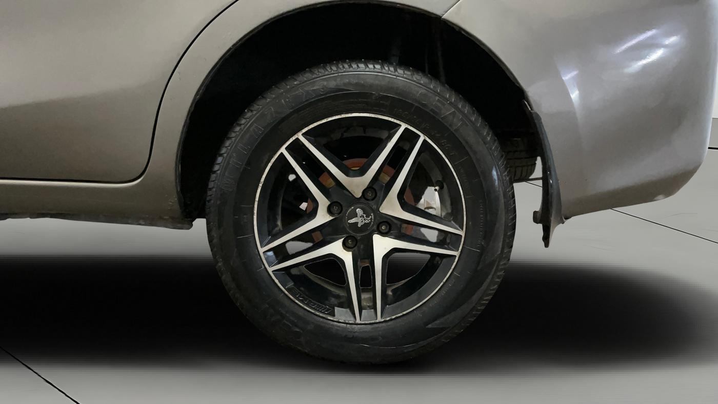 2017 Datsun Go Plus T, CNG, Manual, 70,909 km, Left Rear Wheel