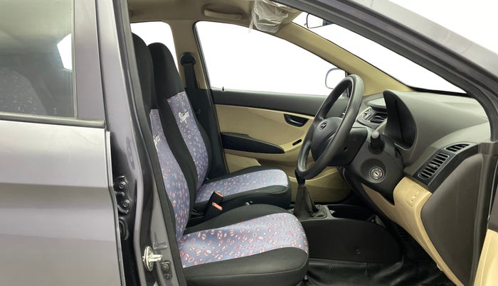 2015 Hyundai Eon ERA +, Petrol, Manual, 73,684 km, Right Side Front Door Cabin