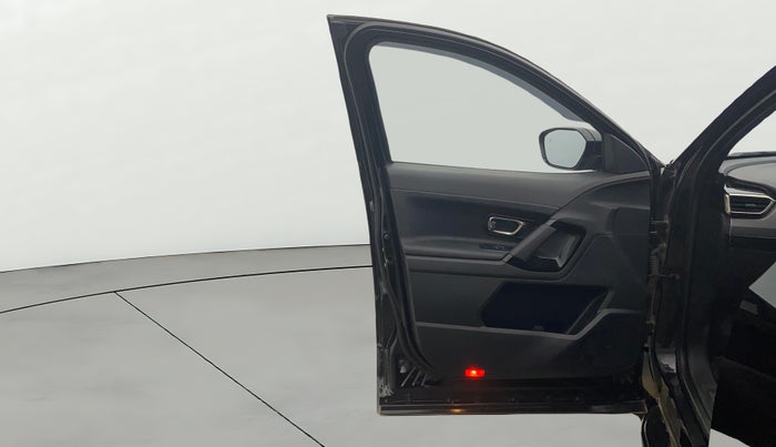 2023 Tata Safari XZA PLUS O DARK EDITION, Diesel, Automatic, 34,482 km, LHS Front Door