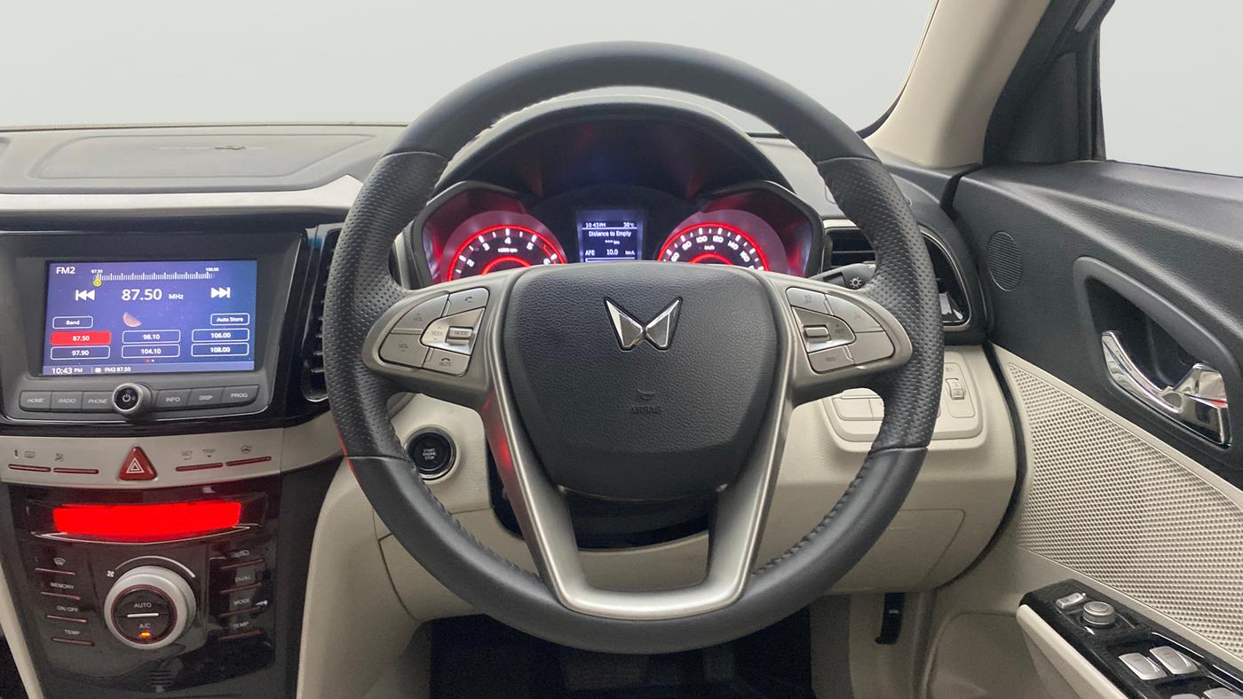 2024 Mahindra XUV300 W8 (O) 1.2 PETROL AMT, Petrol, Automatic, 15,125 km, Steering Wheel Close Up