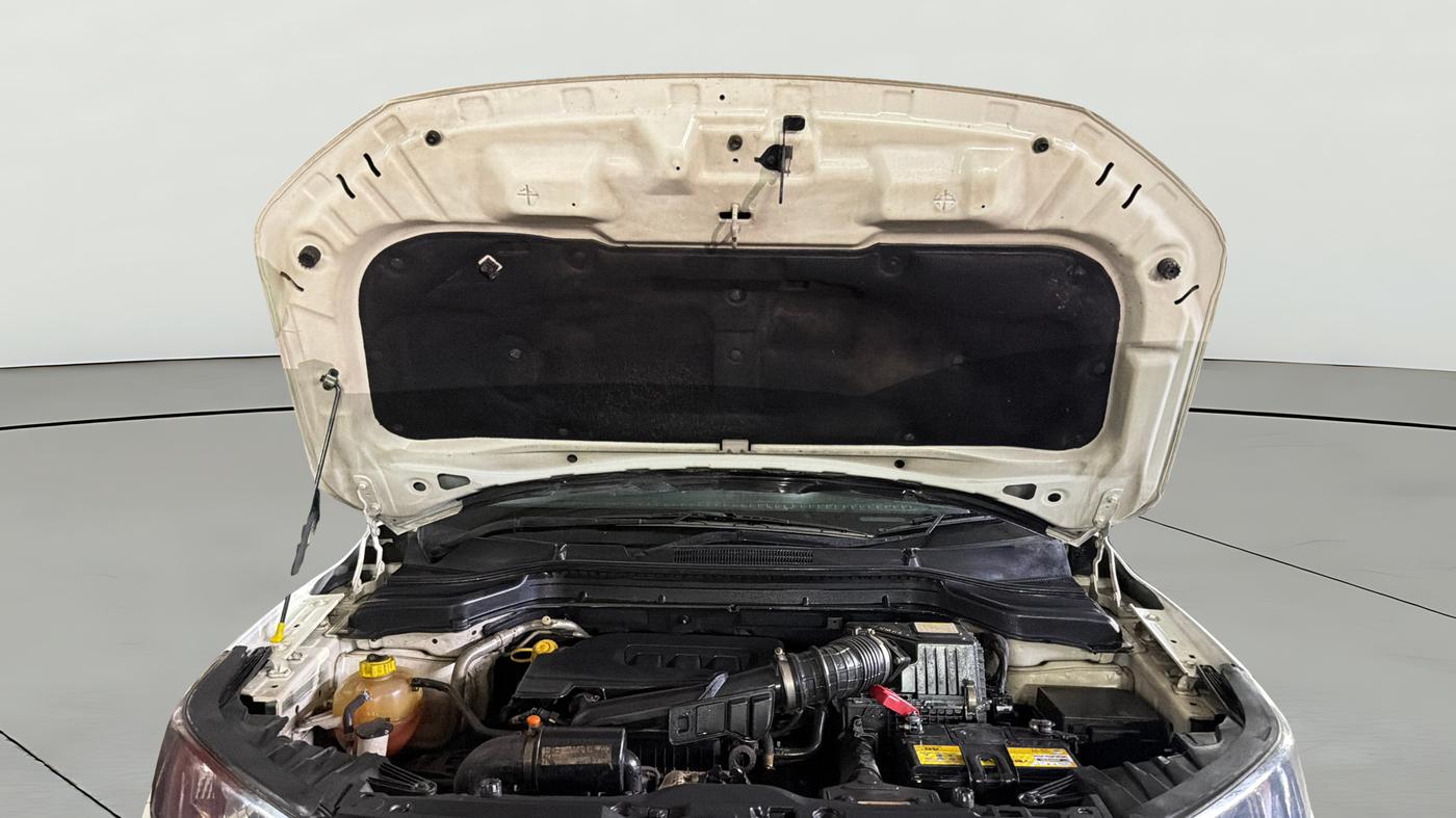 2022 Mahindra XUV300 W6 1.2 PETROL AMT, Petrol, Automatic, 1,14,527 km, Open Bonet
