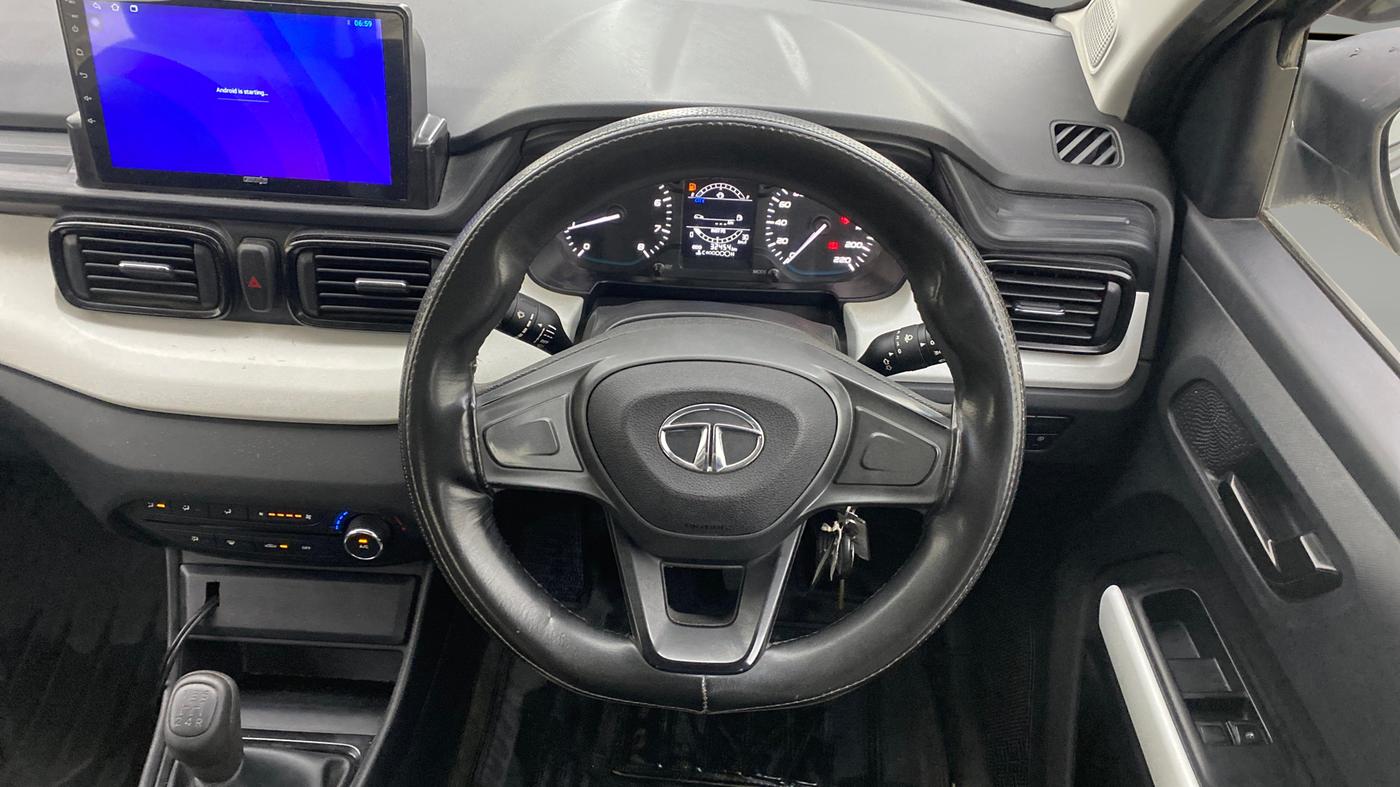 2022 Tata PUNCH PURE MT, Petrol, Manual, 32,453 km, Steering Wheel Close Up
