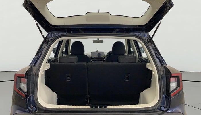 2024 Mahindra XUV 3XO MX3 1.2 L TCMPFI AT, Petrol, Automatic, 2,214 km, Boot Open Zoomed View