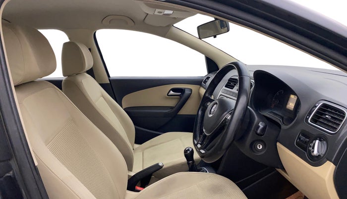 2015 Volkswagen Polo HIGHLINE1.5L, Diesel, Manual, 88,284 km, Right Side Front Door Cabin