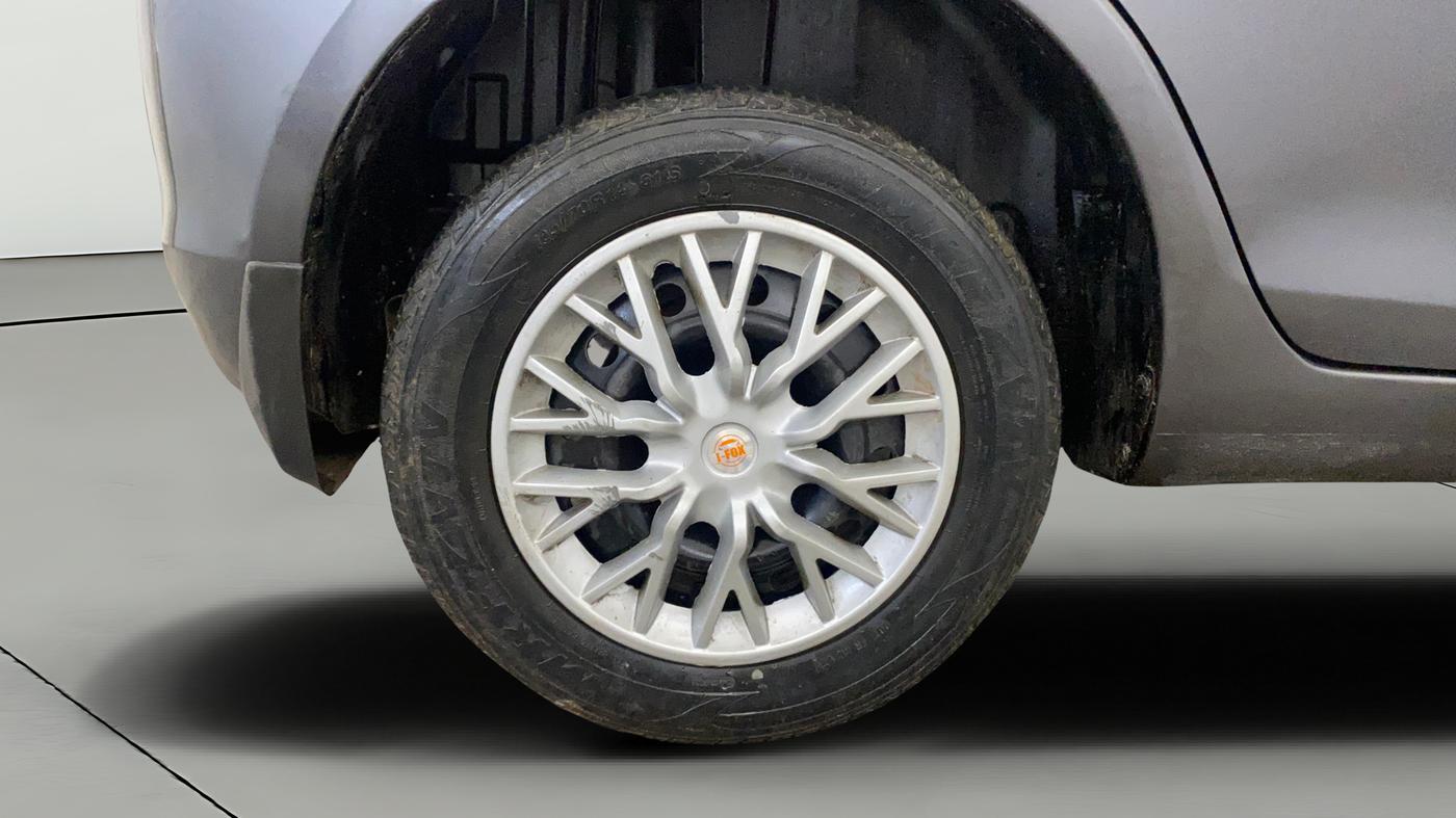 2014 Maruti Swift VXI, Petrol, Manual, 43,849 km, Right Rear Wheel
