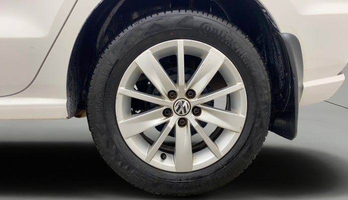 2016 Volkswagen Ameo HIGHLINE1.2L, Petrol, Manual, 1,49,299 km, Left Rear Wheel