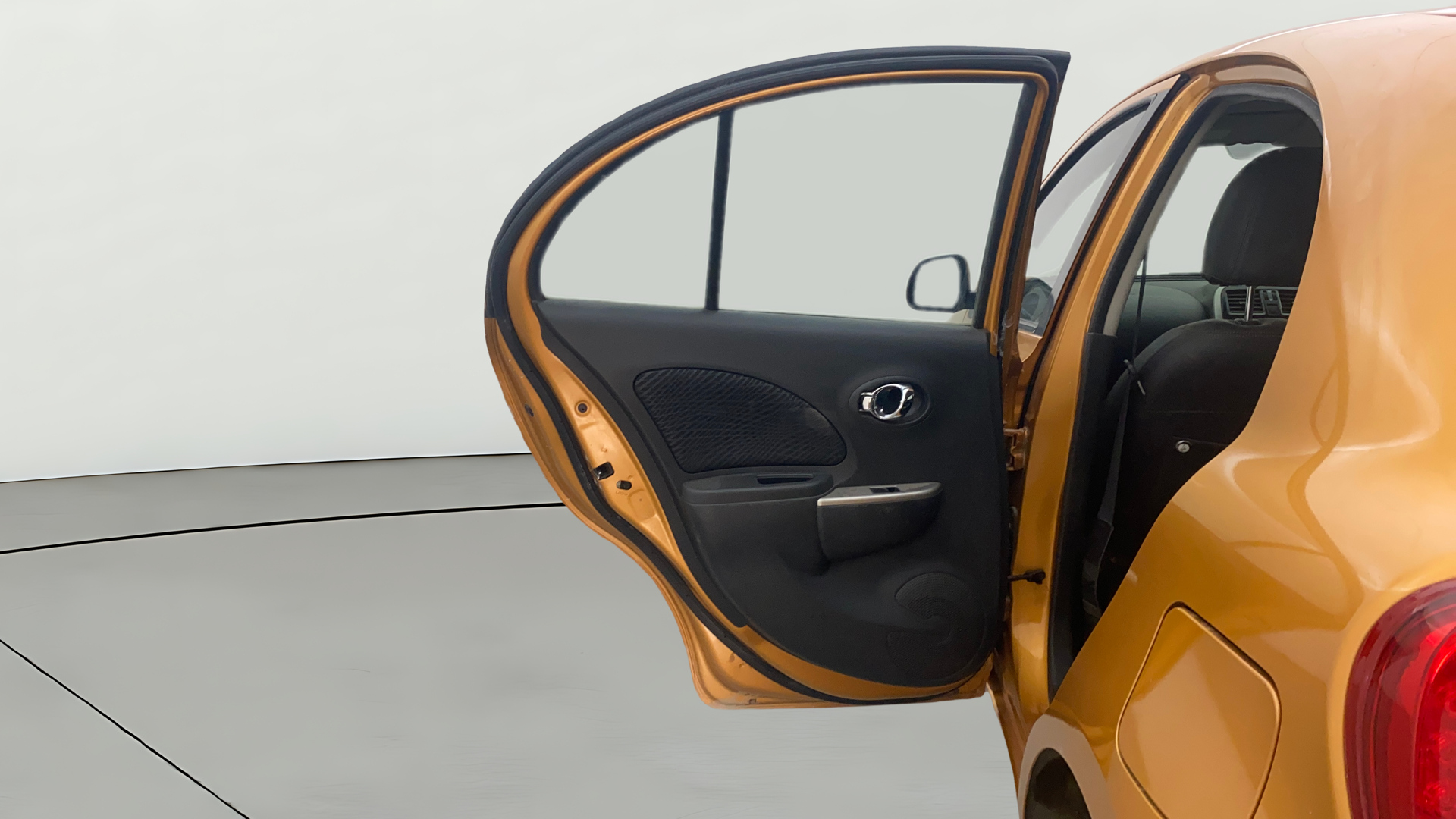 camera-LHS-Rear-Door