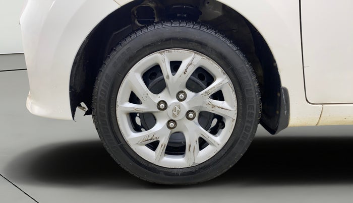 2017 Hyundai Grand i10 MAGNA 1.2 KAPPA VTVT CNG, CNG, Manual, 1,01,933 km, Left Front Wheel