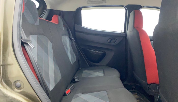 2023 Renault Kwid RXT 1.0 AMT, Petrol, Automatic, 14,561 km, Right Side Rear Door Cabin