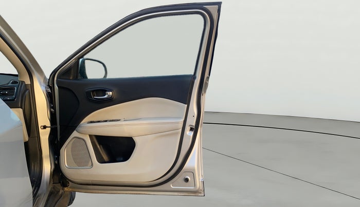 2018 Jeep Compass LIMITED 2.0 DIESEL, Diesel, Manual, 77,274 km, RHS Front Door