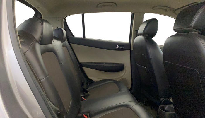 2012 Hyundai i20 MAGNA (O) 1.4 CRDI, Diesel, Manual, 51,385 km, Right Side Rear Door Cabin