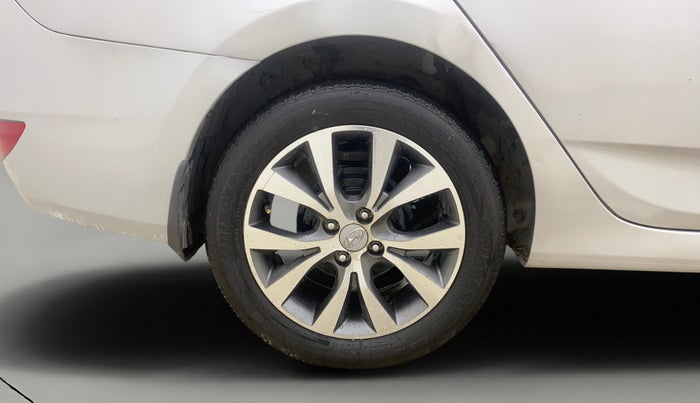2017 Hyundai Verna 1.6 VTVT SX, Petrol, Manual, 35,102 km, Right Rear Wheel