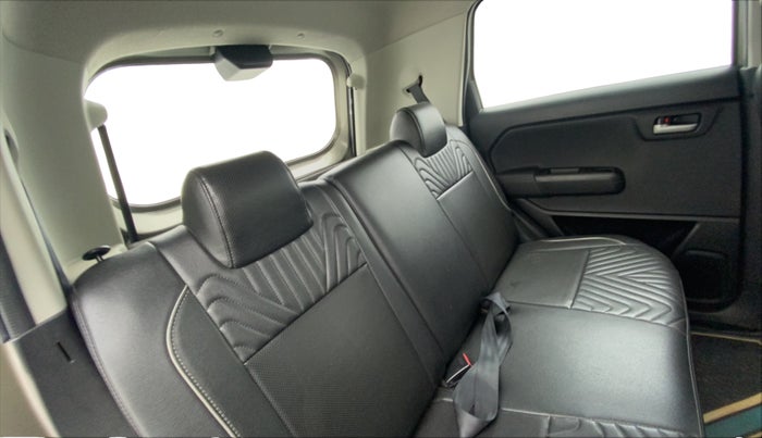 2020 Maruti New Wagon-R VXI (O) 1.0, Petrol, Manual, 60,284 km, Right Side Rear Door Cabin