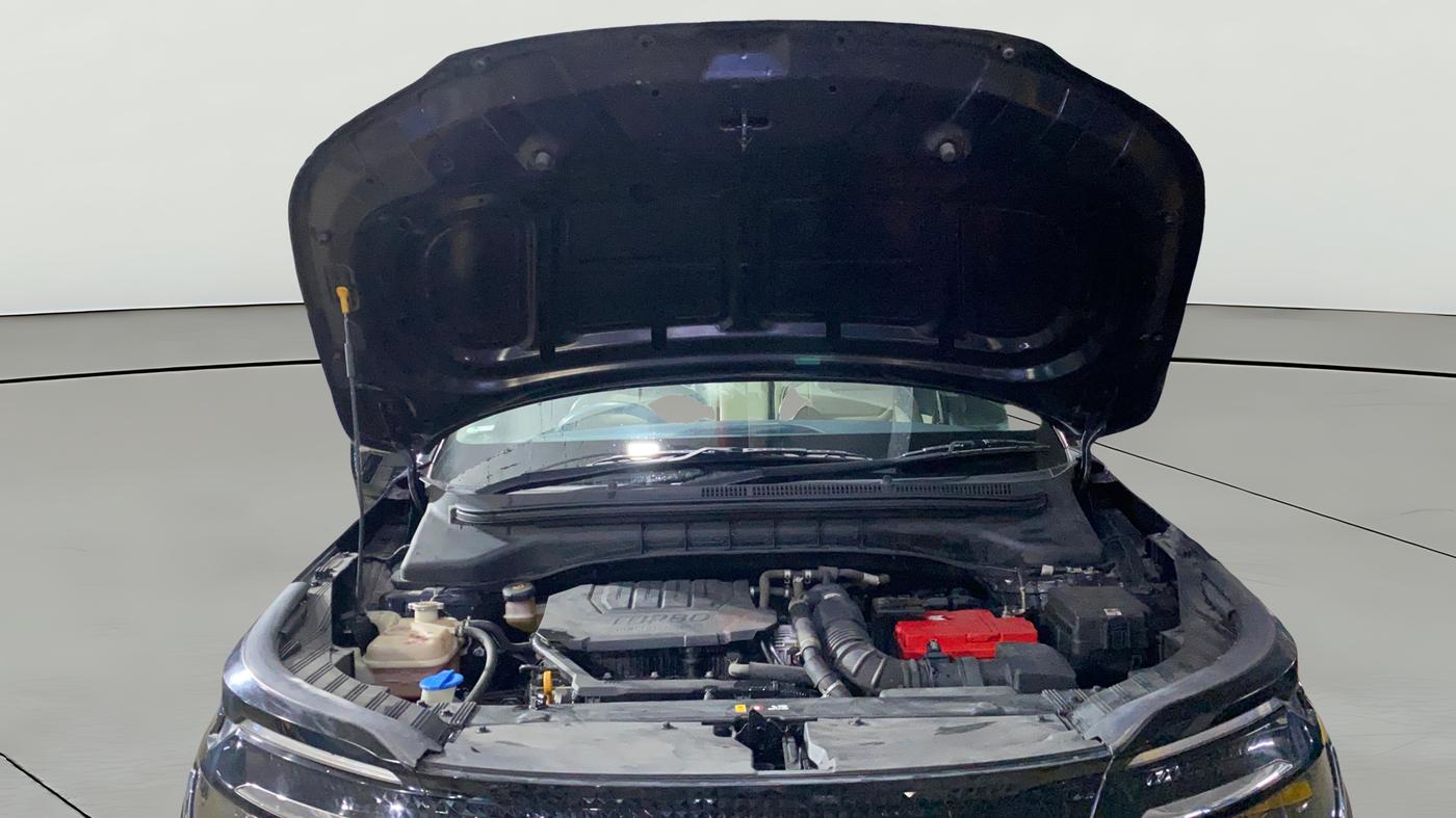 2023 KIA CARENS LUXURY PLUS 1.5 IMT PETROL, Petrol, Manual, 28,643 km, Open Bonet