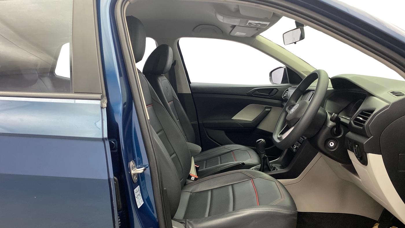 2023 Volkswagen TAIGUN COMFORTLINE 1.0 TSI MT, Petrol, Manual, 32,559 km, Right Side Front Door Cabin