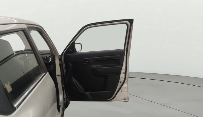 2020 Maruti S PRESSO VXI+, Petrol, Manual, 54,626 km, RHS Front Door