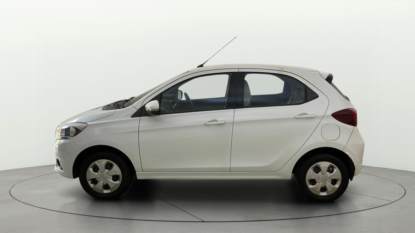 2016 Tata Tiago XZ PETROL, Petrol, Manual, 39,439 km, Left Side