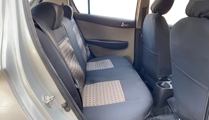 2013 Hyundai i20 MAGNA (O) 1.2, Petrol, Manual, 44,337 km, Right Side Rear Door Cabin