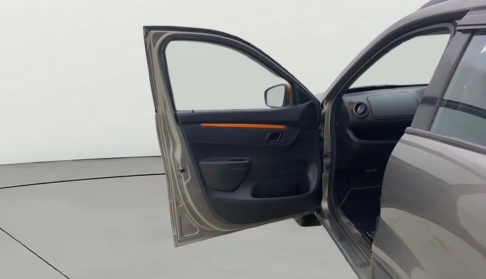 2017 Renault Kwid CLIMBER 1.0, Petrol, Manual, 79,870 km, LHS Front Door