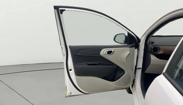 2024 Hyundai AURA SX 1.2 CNG, CNG, Manual, 11,706 km, LHS Front Door