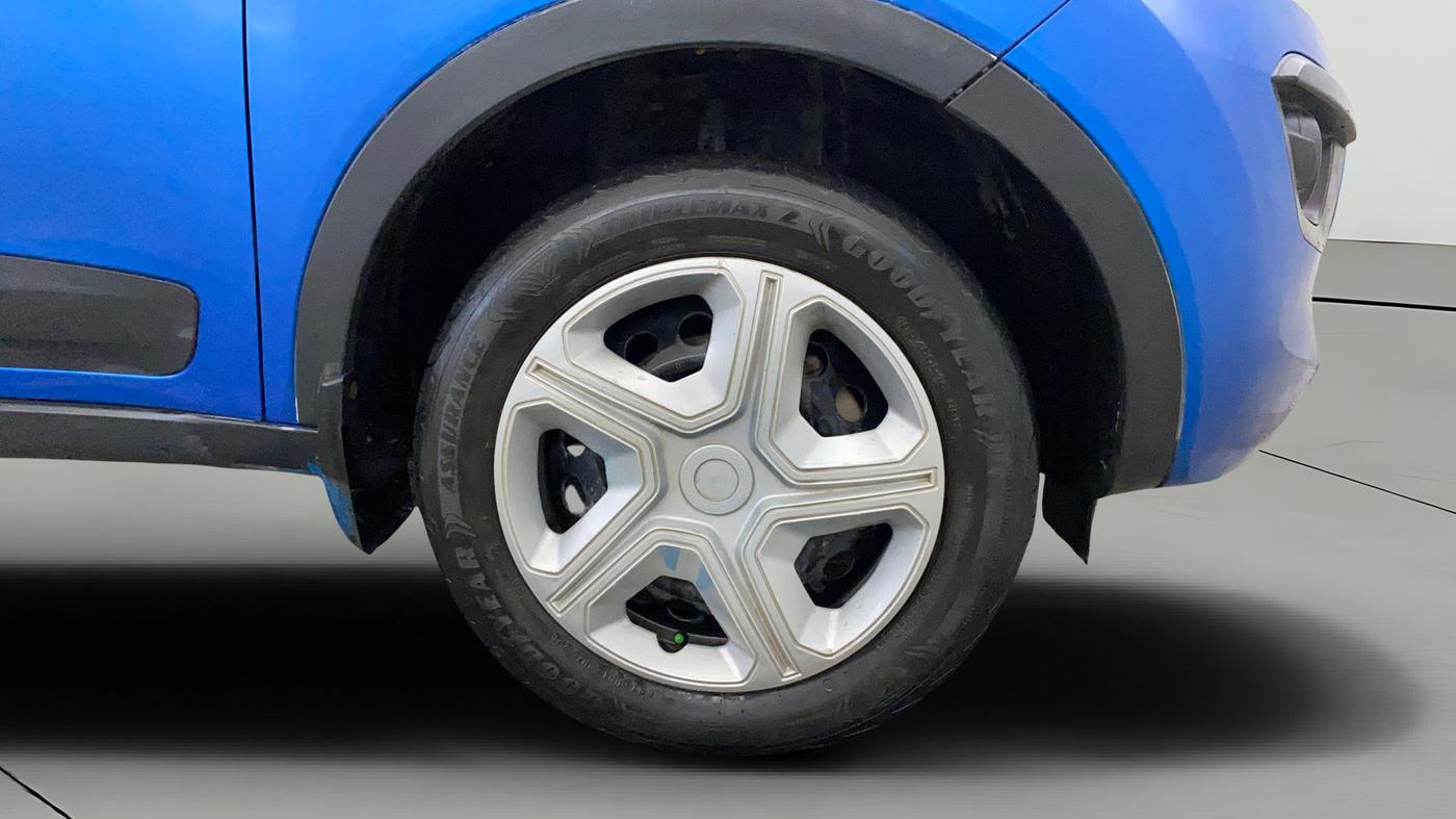 2019 Tata NEXON XM PETROL, Petrol, Manual, 1,18,765 km, Right Front Wheel