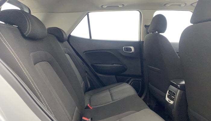 2020 Hyundai VENUE SX PLUS 1.0 TURBO DCT, Petrol, Automatic, 41,193 km, Right Side Rear Door Cabin