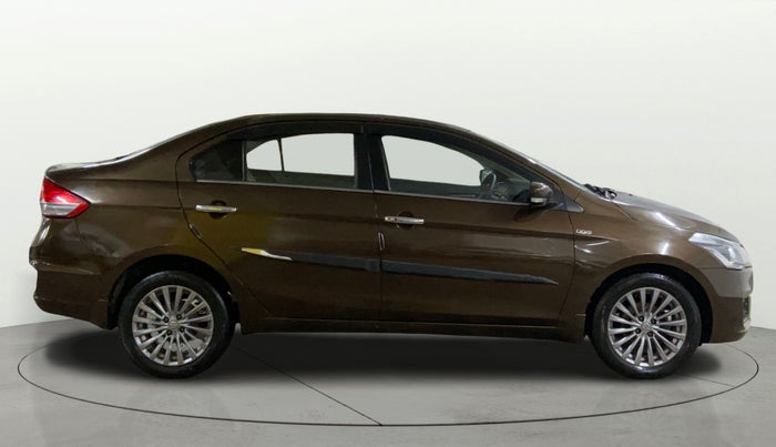 2017 Maruti Ciaz ALPHA DIESEL 1.3, Diesel, Manual, 1,39,590 km, Right Side View