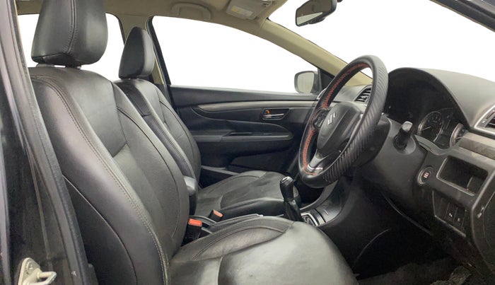 2016 Maruti Ciaz ZXI+ RS, Petrol, Manual, 1,08,950 km, Right Side Front Door Cabin