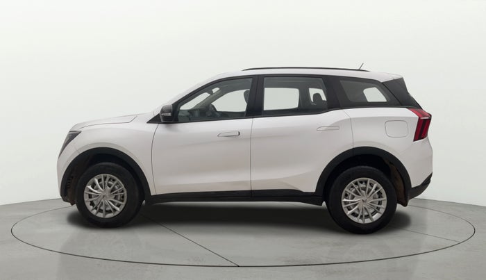 2023 Mahindra XUV700 MX P MT 5 STR, Petrol, Manual, 23,750 km, Left Side