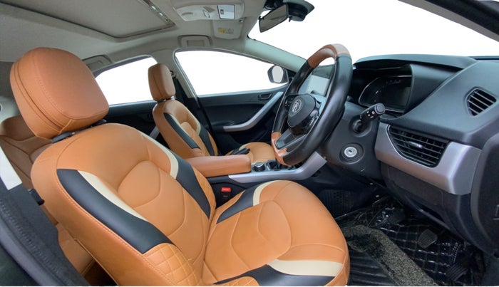 2022 Tata NEXON XM PLUS SUNROOF PETROL, Petrol, Manual, 38,973 km, Right Side Front Door Cabin