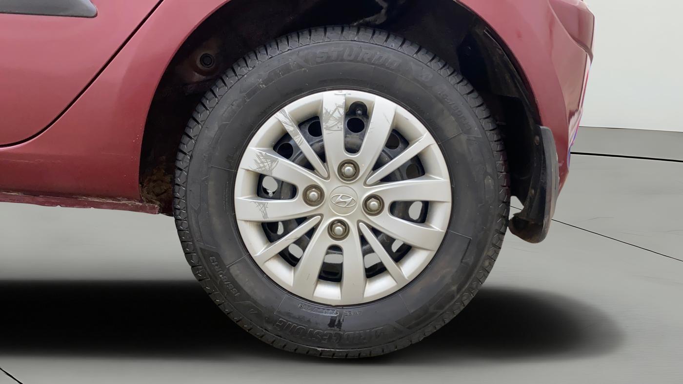 2015 Hyundai i10 SPORTZ 1.1, Petrol, Manual, 50,075 km, Left Rear Wheel