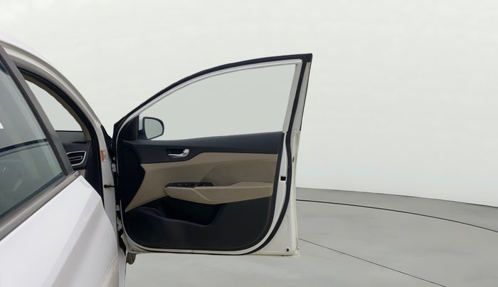 2022 Hyundai Verna SX 1.5 VTVT, Petrol, Manual, 76,406 km, RHS Front Door