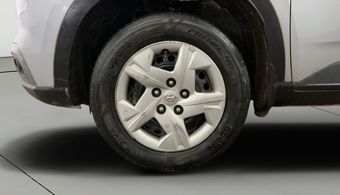 2020 Hyundai VENUE S+ 1.2, Petrol, Manual, 64,868 km, Left Front Wheel