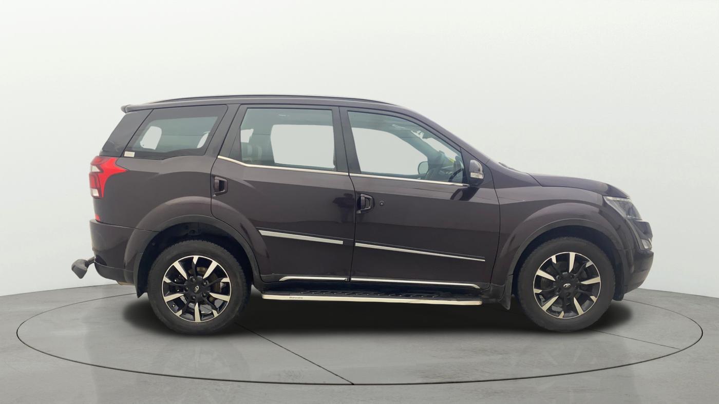 2018 Mahindra XUV500 W11 (O) AT, Diesel, Automatic, 24,675 km, Right Side View