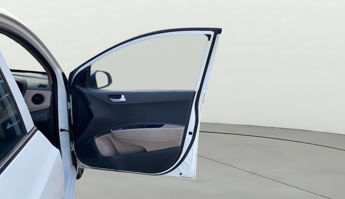 2017 Hyundai Grand i10 SPORTZ 1.2 KAPPA VTVT, Petrol, Manual, 97,124 km, RHS Front Door