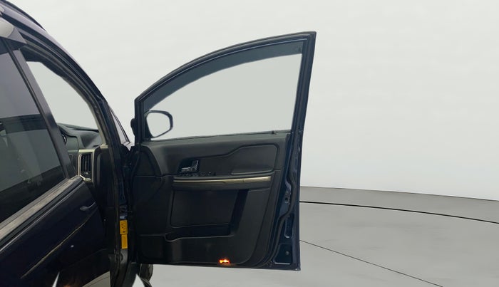 2017 Tata Hexa XT 4X4 7 STR, Diesel, Manual, 76,356 km, RHS Front Door