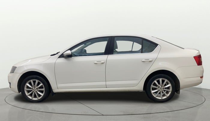 2015 Skoda Octavia ELEGANCE 1.8 TSI AT, Petrol, Automatic, 1,23,529 km, Left Side