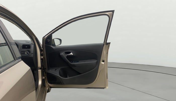 2015 Volkswagen Vento COMFORTLINE 1.6, Petrol, Manual, 29,969 km, RHS Front Door