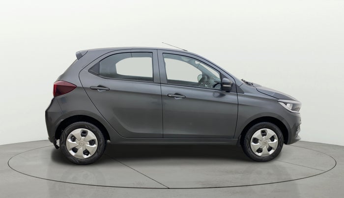 2022 Tata Tiago XT (O) PETROL, Petrol, Manual, 26,015 km, Right Side View